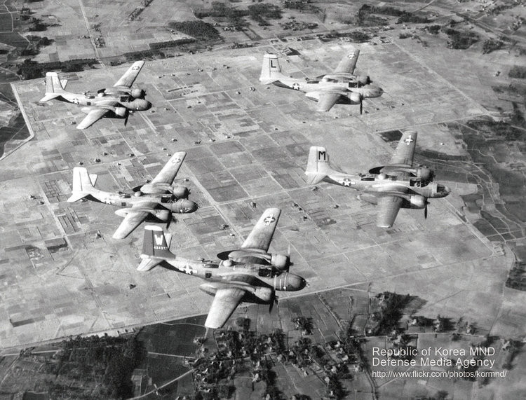 Hàn Quốc với quân số ít và trang bị kém hơn đã không có bất cứ một cơ hội nào để chống trả lại đạo quân "như vũ bão" tiến từ miền Bắc vào miền nam Bán Đảo Triều Tiên. Nguồn ảnh: BI.