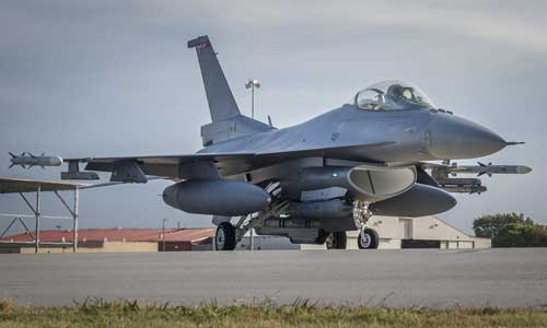 Tuy nhiên điều này đã làm truyền thông Bulgaria phản ứng mạnh, thậm chí Cựu bộ trưởng quốc phòng Bulgaria ông Nikolai Nenchev - người luôn ủng hộ việc mua chiến đấu cơ Mỹ cũng phải tỏ ra nghi ngờ về năng lực của loại tiêm kích này trong thời điểm hiện tại. Nguồn ảnh: Zikal.