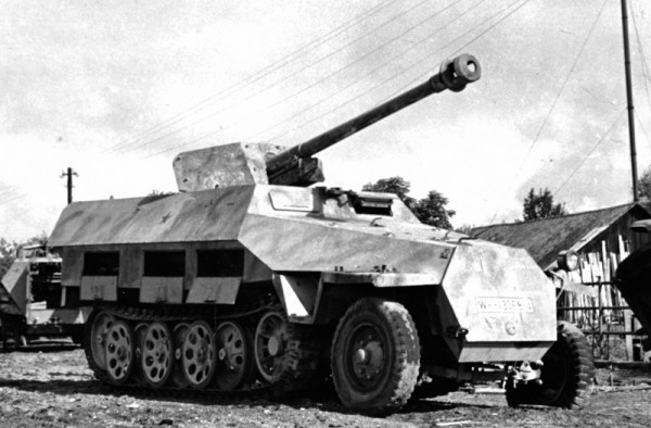 Khẩu pháo tự hành mang tên Sdkfz 251/22 của Đức được sản xuất với số lượng rất lớn và được đánh giá là có hiệu quả tốt trên chiến trường. Nguồn ảnh: Pakwagen.