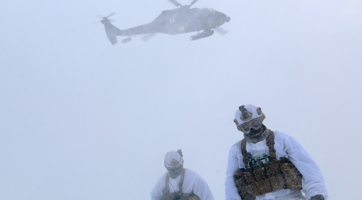 Và cuối cùng, nhiều tờ báo phương Tây hay thậm chí cả giới quan sát quân sự của Mỹ cũng phải nhận định rằng, Mỹ đã thua trong cuộc đua tới Bắc Cực từ nửa thế kỷ trước với đối thủ là Liên Xô. Còn hiện nay, Nga đã kế thừa rất tốt các di sản của Liên Xô ở Bắc Cực và tiếp tục bỏ xa Mỹ ở khu vực này. Nguồn ảnh: BI.