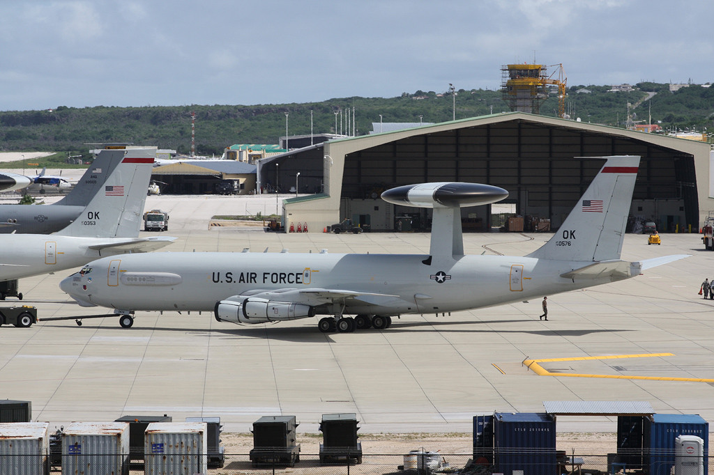 Trong quá khứ, những nam giới ở Curaçao phải đi lính theo luật nghĩa vụ quân sự sẽ đều làm việc trong căn cứ hải quân Suffisant của Hà Lan. Nguồn ảnh: FOLOB.