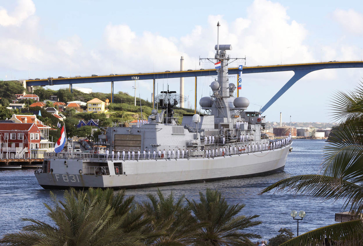 Cụ thể, Curaçao có hai căn cứ hải quân của Hà Lan đóng tại Parera và Suffisant. Hai căn cứ hải quân này giúp Hà Lan có điều kiện để tham gia các hoạt động tuần tra, bảo vệ khu vực biển Caribe khỏi cướp biển hoặc buôn lậu. Nguồn ảnh: FOLOB.