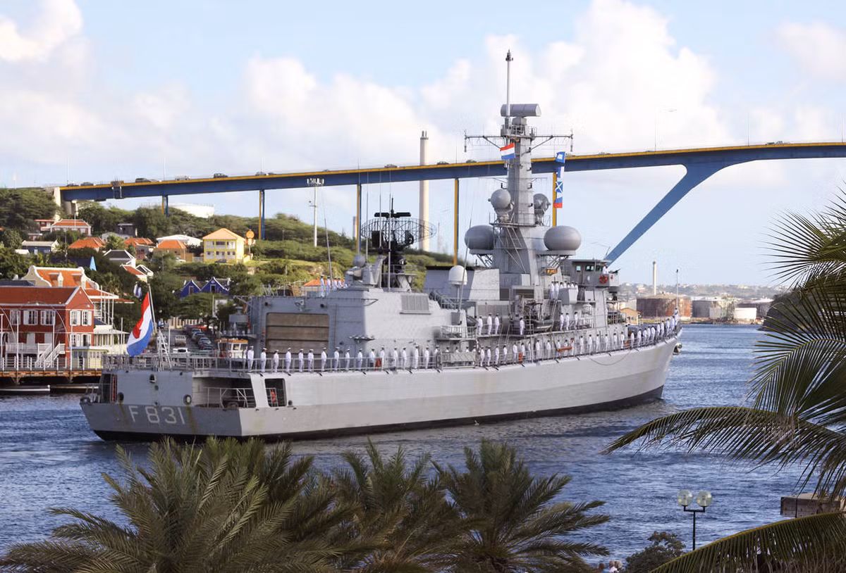 Cụ thể, Curaçao có hai căn cứ hải quân của Hà Lan đóng tại Parera và Suffisant. Hai căn cứ hải quân này giúp Hà Lan có điều kiện để tham gia các hoạt động tuần tra, bảo vệ khu vực biển Caribe khỏi cướp biển hoặc buôn lậu. Nguồn ảnh: FOLOB.