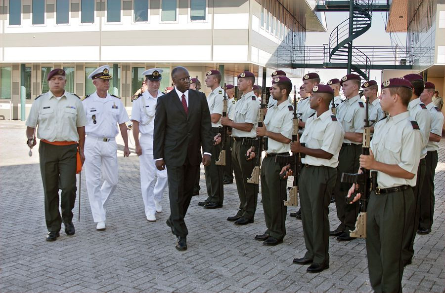 Ít ai biết rằng đảo quốc Curaçao là một quốc gia cấu thành thuộc chủ quyền của Vương quốc Hà Lan và tất nhiên Quân đội Hà Lan vẫn duy trì sự hiện diện của mình tại đảo quốc Caribe này. Nguồn ảnh: FOLOB.