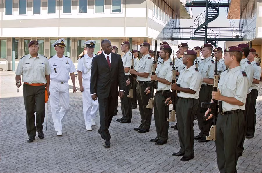 Ít ai biết rằng đảo quốc Curaçao là một quốc gia cấu thành thuộc chủ quyền của Vương quốc Hà Lan và tất nhiên Quân đội Hà Lan vẫn duy trì sự hiện diện của mình tại đảo quốc Caribe này. Nguồn ảnh: FOLOB.