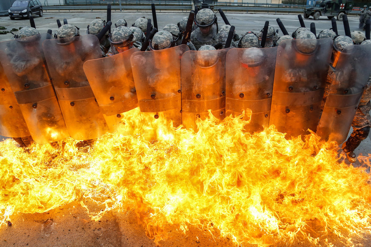 Ngay sau Chiến tranh Iraq là Chiến tranh Afghanistan - cuộc chiến tranh được người Mỹ coi là Chiến tranh Việt Nam của thế kỷ 21. Tới nay, chiến tranh Afghanistan vẫn tiếp diễn và đã cướp đi sinh mạng của hơn 2500 lính Mỹ. Nguồn ảnh: BI.