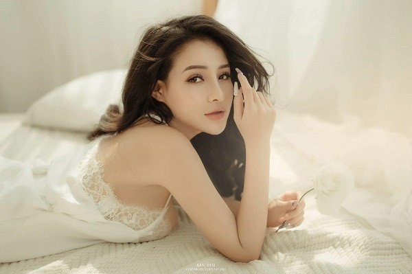 Tuy nhiên sau đó, Ngân 98 vẫn chia sẻ MV mới của Lương Bằng Quang, còn nam nhạc sĩ vẫn đăng ảnh tình tứ cùng bạn gái. Những động thái này khiến công chúng tiếp tục hoang mang, không biết thực hư chuyện chia tay của cặp đôi rắc rối này thế nào.