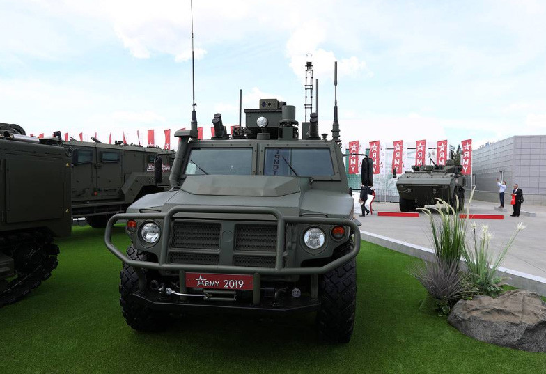 Xe trinh sát phát hiện chất độc hóa học, phóng xạ và hạt nhân RKhM-8.