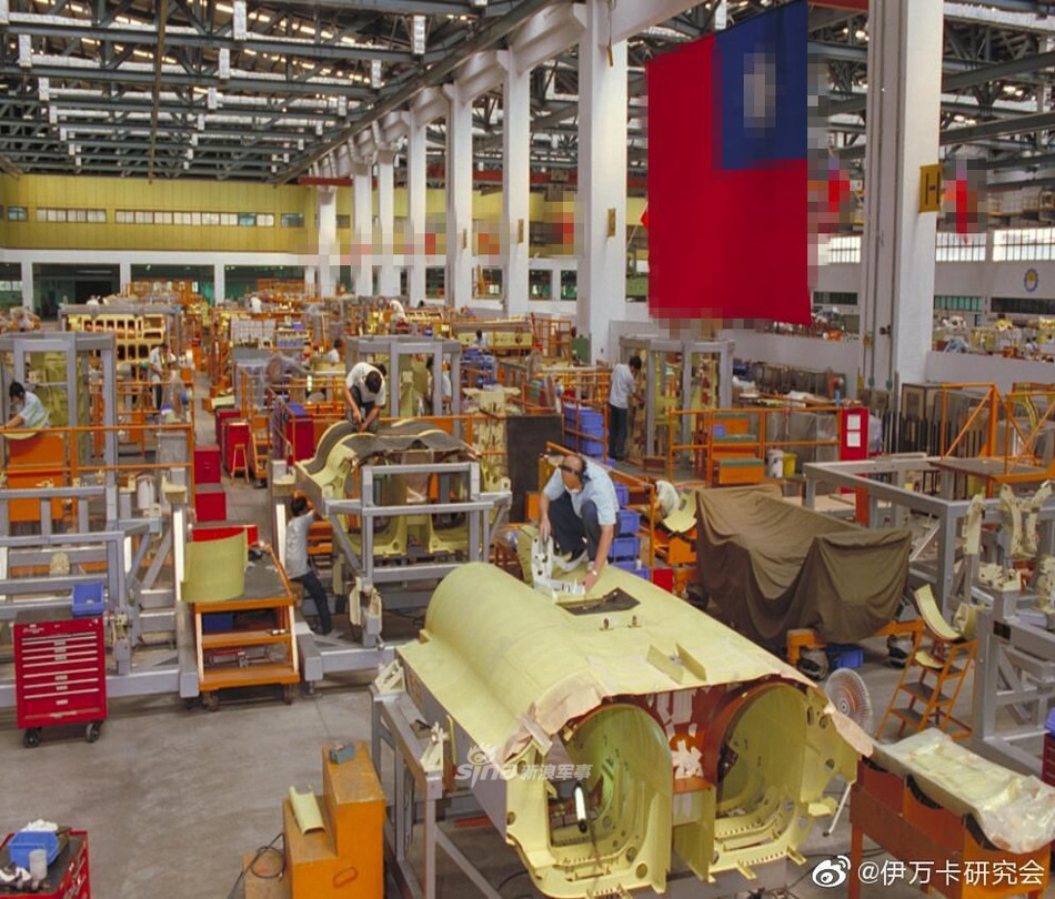 Tự nhận thấy việc phải trông chờ nhập khẩu vũ khí từ nước ngoài dễ có thể khiến Đài Loan bị lệ thuộc, nước này đã quyết tâm tự thiết kế và sản xuất một loại máy bay nội địa cho riêng mình. Nguồn ảnh: Sina.