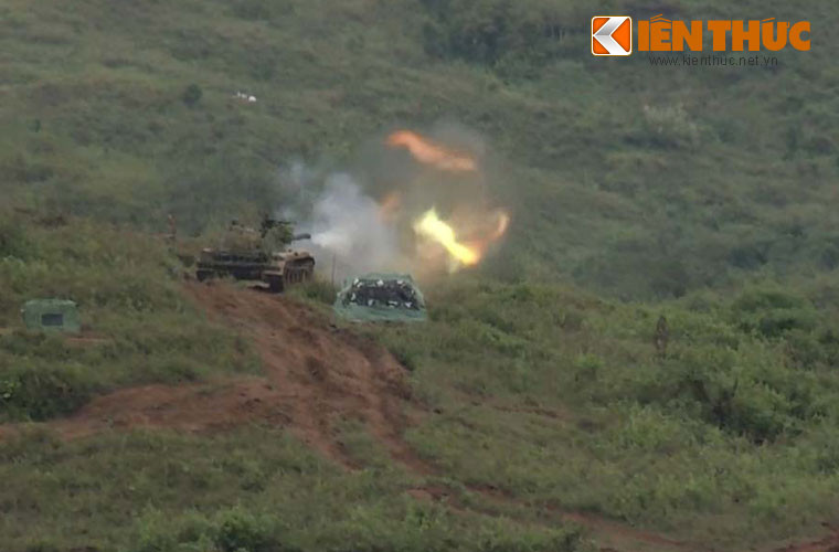 Trong chiến đấu tiến công, việc tạo thế bằng tăng và thiết giáp kết hợp với bộ binh có ý nghĩa hết sức quan trọng.