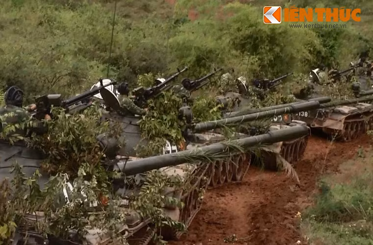 Tác chiến cùng xe thiết giáp là một yêu cầu cao, đòi hỏi sự hiệp đồng chuẩn xác và ăn khớp.