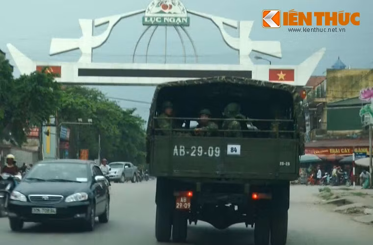 Một bộ phận của Sư đoàn cùng đội hình đột kích, thọc sâu của Quân đoàn 2 đánh chiếm, kéo lá cờ chiến thắng lên nóc Dinh Độc Lập, góp phần cùng quân dân cả nước giải phóng miền Nam, thống nhất đất nước.