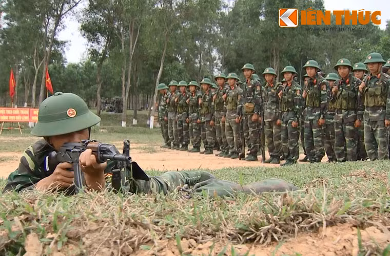 Sư đoàn 324 có 11.000 cán bộ, chiến sĩ anh dũng chiến đấu và hy sinh. Trung đoàn 335, Tiểu đoàn 7, Trung đoàn đã 3 hai lần được tuyên dương anh hùng lực lượng vũ trang nhân dân; được tặng thưởng 1 huân chương Hồ Chí Minh, 7 huân chương Quân công và nhiều danh hiệu huân chương khác.