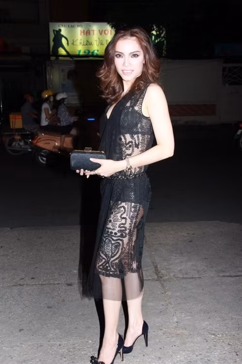 Diện nội y không tinh tế cùng với bộ cánh chất liệu mỏng, Quách An An khiến khán giả không khỏi ngán ngẩm về gu thời trang hở bạo của mình. Ảnh: yan.