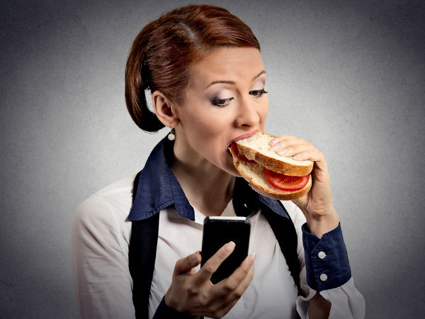 Khi thực hiện nhịn ăn ngắt quãng, cơ thể bạn biết rằng nó sẽ chỉ nhận được dưỡng chất trong một số giờ nhất định mỗi ngày và từ đó nó chỉ cảnh báo cho bạn biết khi đến giờ ăn. Ảnh: boldsky.