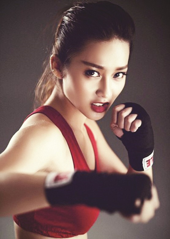 Kickboxing là môn thể thao giúp tăng cường năng lượng cho cơ thể. Nó sẽ cung cấp cho các tế bào của cơ thể nhiều năng lượng hơn để đốt cháy và lưu thông oxy trong cơ thể. Ảnh: znews.