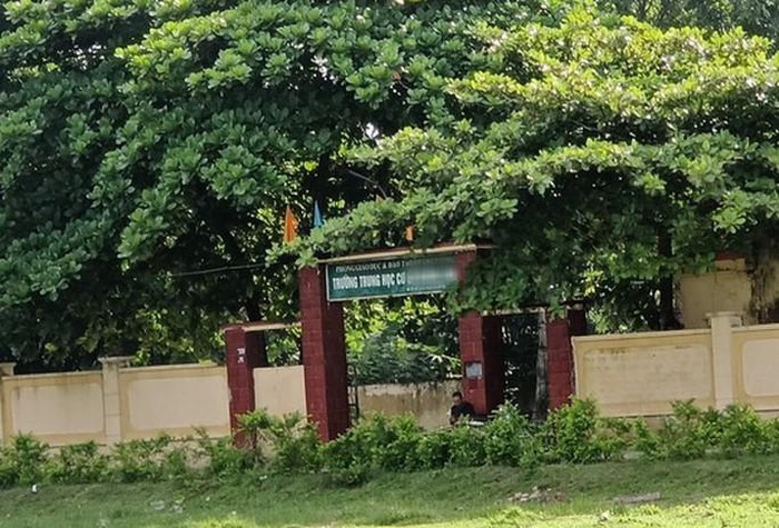 Nu sinh vua len lop 8 da phai nghi hoc vi mang thai doi