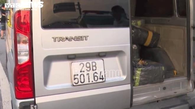 Oto tong chet chien sy canh sat cho khoang 1,6 tan hang nhap lau