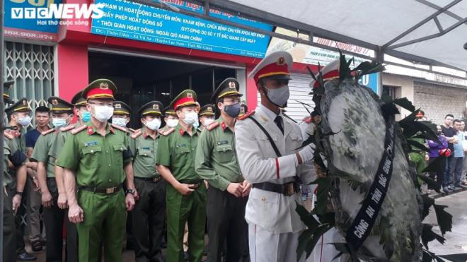 Oto tong chet chien sy canh sat cho khoang 1,6 tan hang nhap lau-Hinh-2