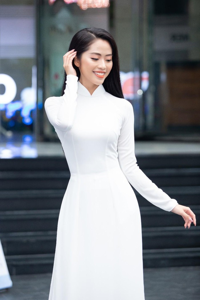 Nữ MC Nguyễn Nhị Lan Nhi gây ấn tượng khi từng đạt giải Hoa khôi ĐH Khoa học Xã hội &amp; Nhân văn và Quán quân Gương mặt Truyền hình 2018. Tuy nhiên, cô gây tiếc nuối cho khán giả khi cô không được chọn vào bán kết.