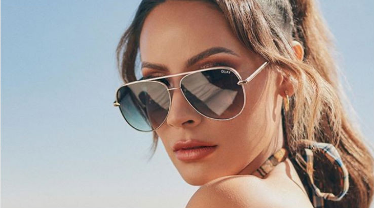 "Đeo kính râm chống tia cực tím và tấm che nắng là cách chúng ta có thể giúp bảo vệ đôi mắt không chỉ trong hôm nay mà trong cả tương lai."