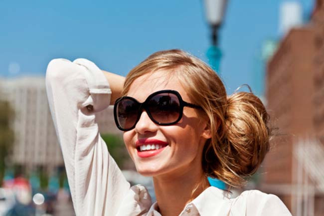 Tổ chức Prevent Blindness cũng khuyến cáo người tiêu dùng nên chọn những loại kính râm có khả năng ngăn chặn tia UV, từ 99 - 100 phần trăm tia UV-A và UV-B.