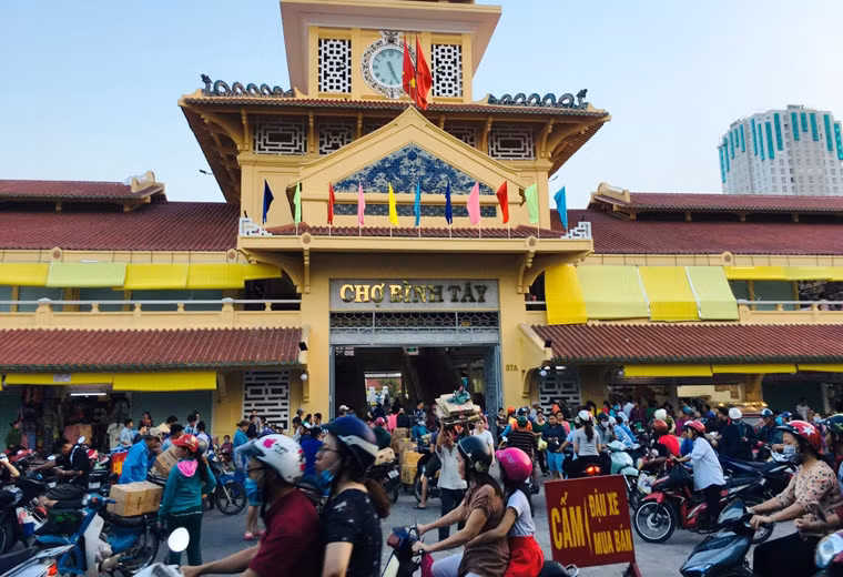 Nguoi dan Sai Gon do xo di sam do cung tien ong Cong ong Tao