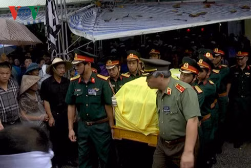 Tien dua Bi thu, Chu tich HDND Yen Bai ve noi an nghi cuoi cung