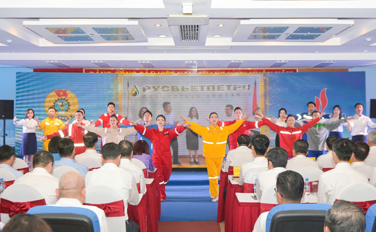 Lan tỏa và phát triển Văn hóa Petrovietnam đến cộng đồng và xã hội Lan toa va phat trien Van hoa Petrovietnam den cong dong va xa hoi