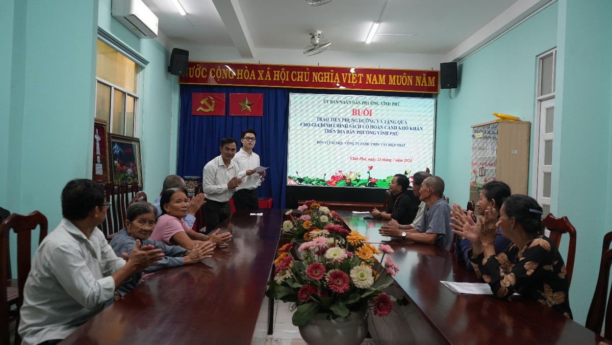 Tân Hiệp Phát phụng dưỡng gia đình chính sách, tích cực trong hoạt động đền ơn đáp nghĩa - Hình 2 Tan Hiep Phat phung duong gia dinh chinh sach, tich cuc trong hoat dong den on dap nghia-Hinh-2