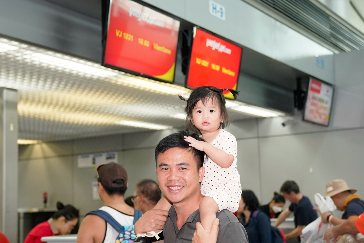 Khai truong duong bay noi Vieng Chan, Lao voi TP. Ho Chi Minh-Hinh-8