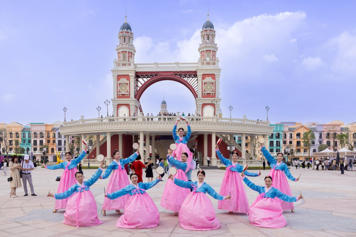 Trung tam Han Quoc moi tai Viet Nam tro thanh “thanh dia tao trend” cua tin do Hallyu-Hinh-4