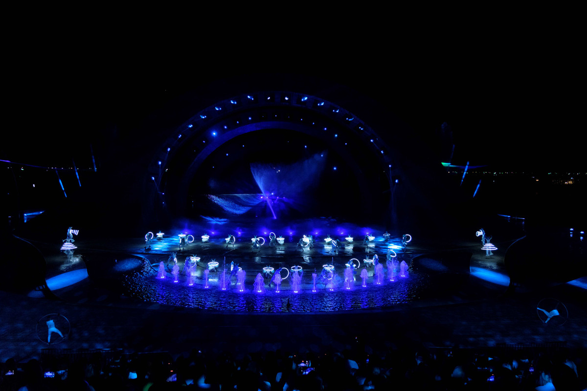 Show dien chua tung co trong tien le ra mat tai Phu Quoc, san khau 5.000 cho kin khach-Hinh-4