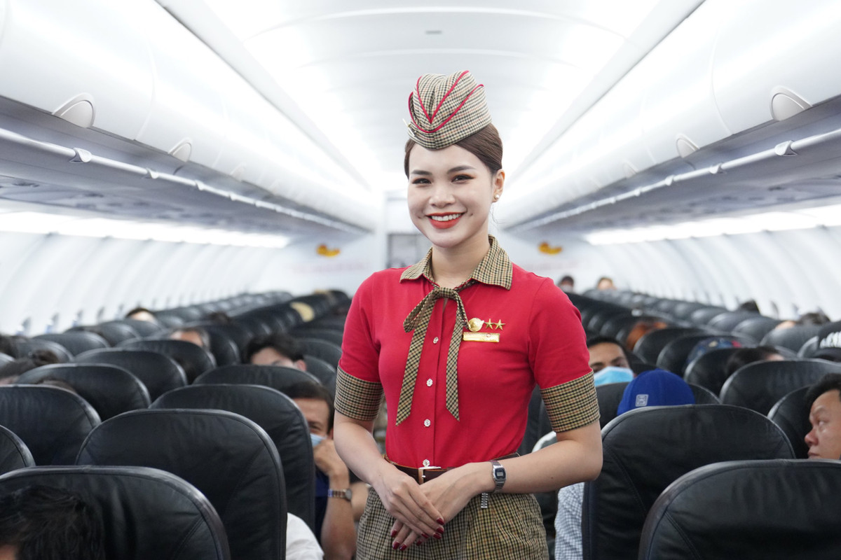 Chao ngay doi 5/5, Vietjet tung hang trieu ve bay giam den 55%-Hinh-2