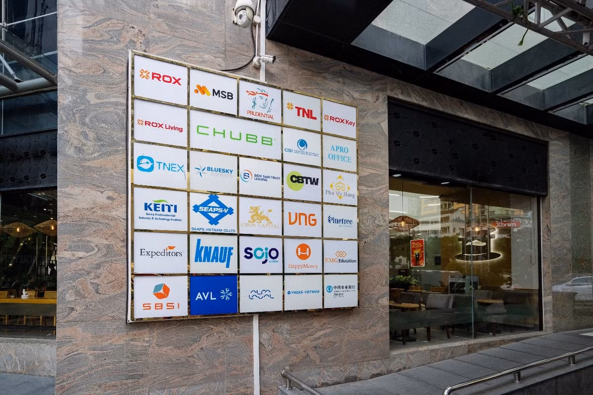Tòa nhà trên đường Nguyễn Chí Thanh đổi tên thành ROX Tower - Hình 2 Toa nha tren duong Nguyen Chi Thanh doi ten thanh ROX Tower-Hinh-2