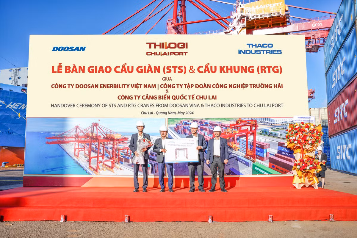 Cang Chu Lai dua vao van hanh he thong cau chuyen dung-Hinh-3