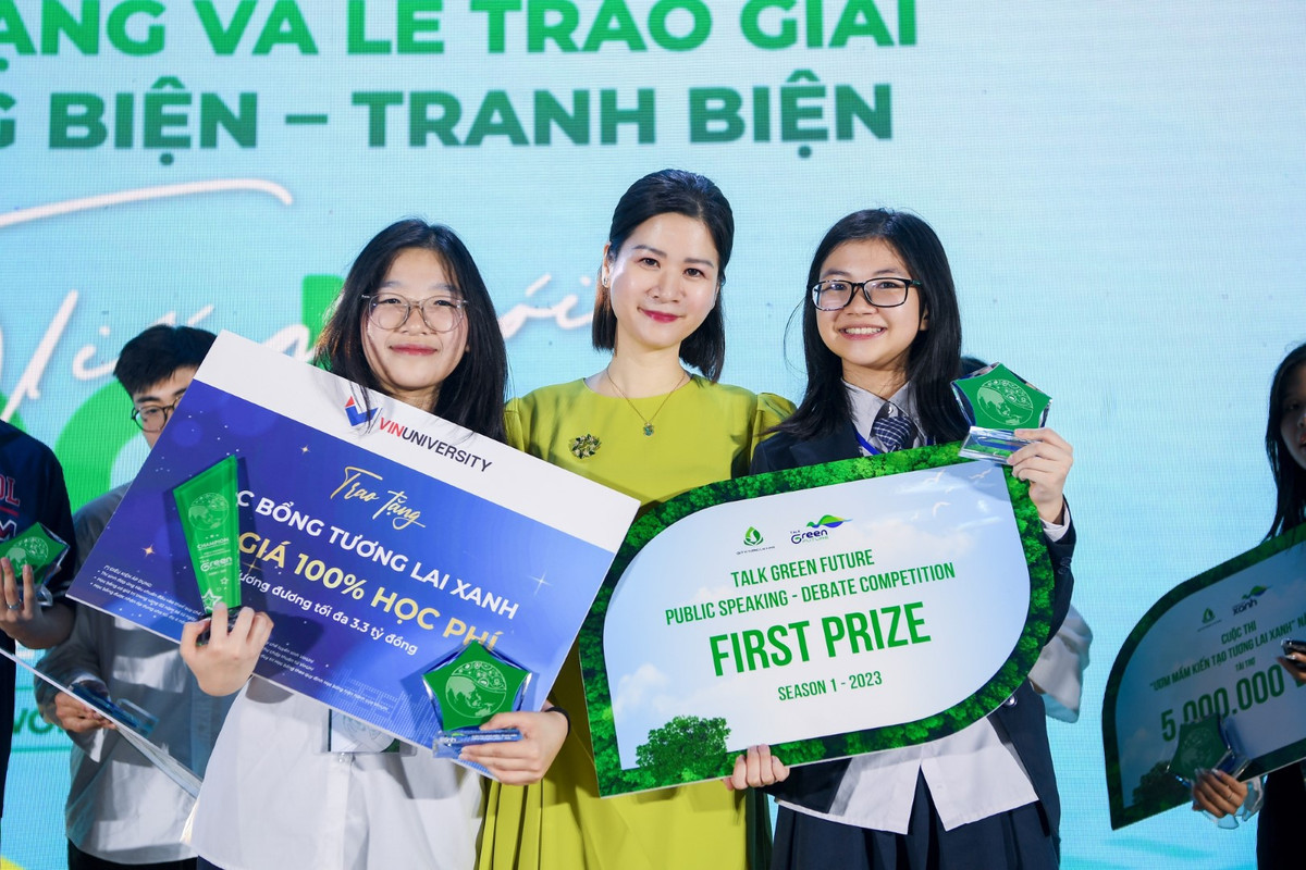 Tìm ra nhà vô địch cuộc thi hùng biện - tranh biện Tiếng nói Xanh - Hình 2 Tim ra nha vo dich cuoc thi hung bien - tranh bien Tieng noi Xanh-Hinh-2