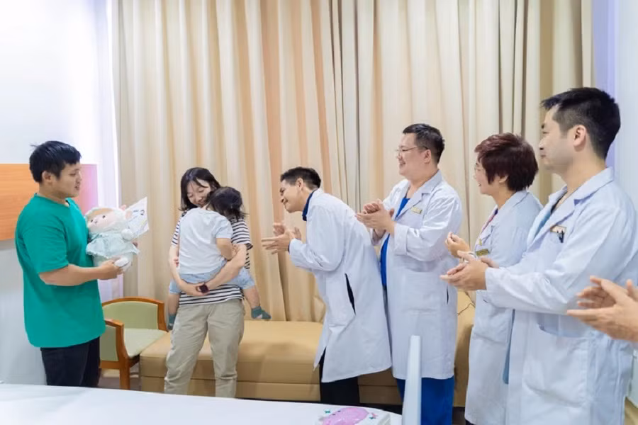 Phau thuat noi soi toan bo chua benh tim bam sinh cho benh nhi 3 tuoi-Hinh-3