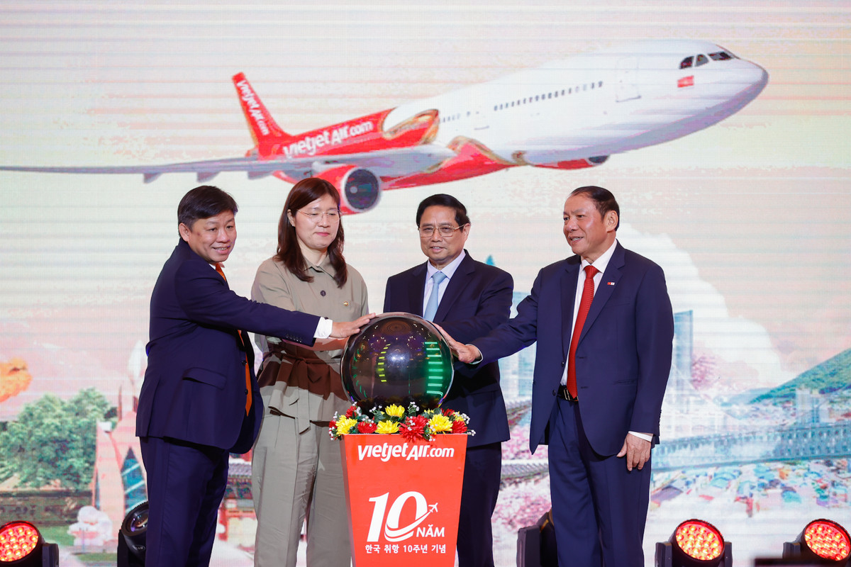 Ky niem 10 nam bay den Han Quoc va cong bo duong bay moi, Vietjet mo ban hang chuc ngan ve sieu tiet kiem-Hinh-6