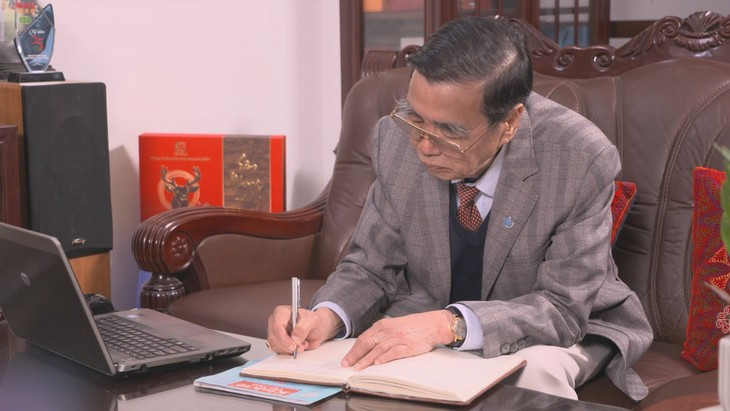 Bi quyet tang suc khoe, “chien dau” ung thu phoi cua vi pho giao su-Hinh-3