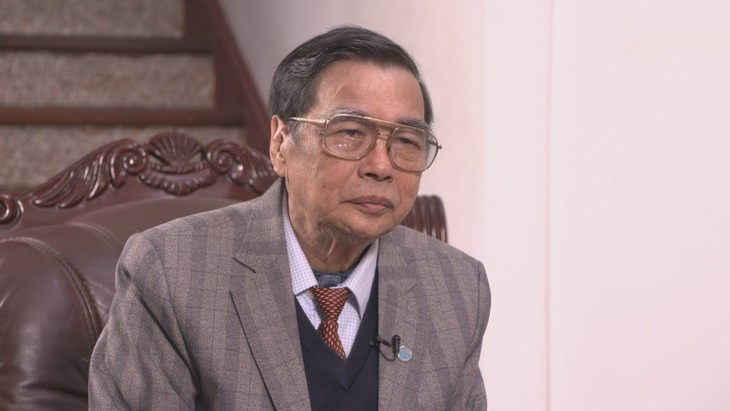 Bi quyet tang suc khoe, “chien dau” ung thu phoi cua vi pho giao su