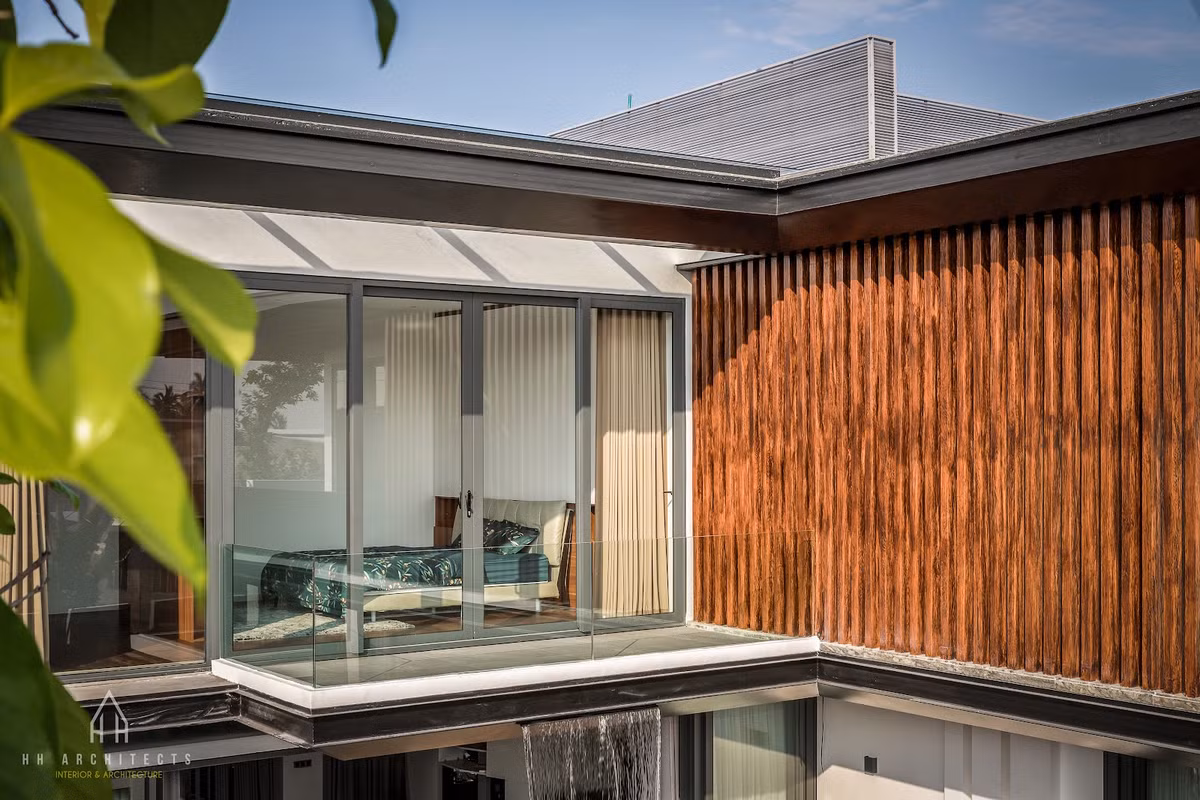 Cua Eurowindow – Giai phap uu viet chong nong mua he, chong tham mua mua-Hinh-3