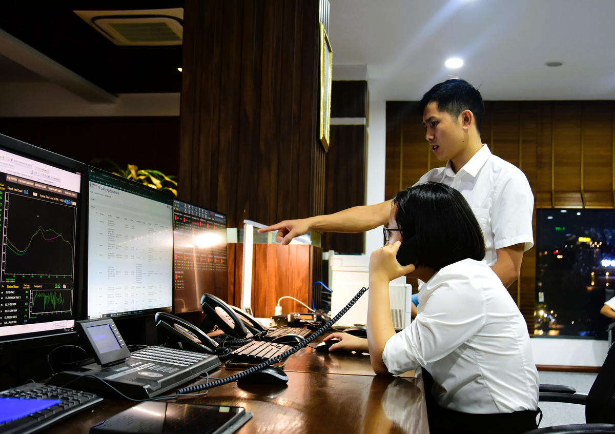 Can canh Trung tam Dieu do He thong Dien Thanh pho Ha Noi-Hinh-2