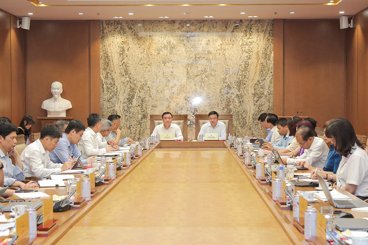 Thang 5: Petrovietnam tiep tuc duy tri tang truong khi gia dau dao chieu giam manh