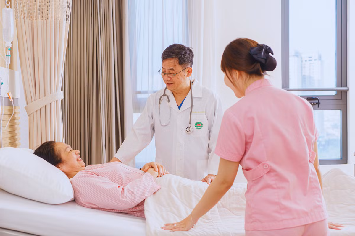 He thong y te Hong Ngoc - Ghi dau 20 nam gui tron niem tin-Hinh-3