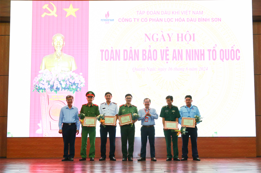 BSR tổ chức chương trình “Ngày hội toàn dân bảo vệ an ninh Tổ quốc” - Hình 4 BSR to chuc chuong trinh “Ngay hoi toan dan bao ve an ninh To quoc”-Hinh-4