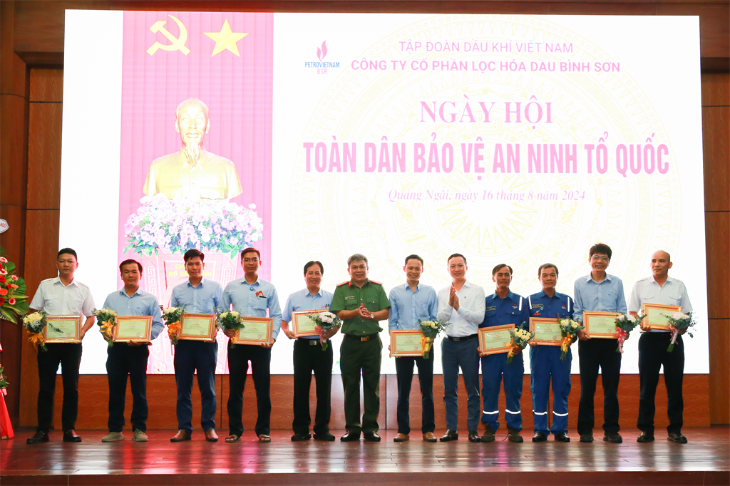 BSR tổ chức chương trình “Ngày hội toàn dân bảo vệ an ninh Tổ quốc” - Hình 5 BSR to chuc chuong trinh “Ngay hoi toan dan bao ve an ninh To quoc”-Hinh-5