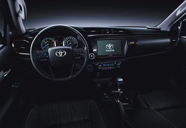 Nang cap trang bi, Toyota Hilux co lam nen chuyen o phan khuc xe ban tai?-Hinh-2