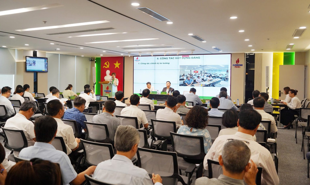 PVFCCo: Quyết liệt “Một đội ngũ, một mục tiêu” PVFCCo: Quyet liet “Mot doi ngu, mot muc tieu”