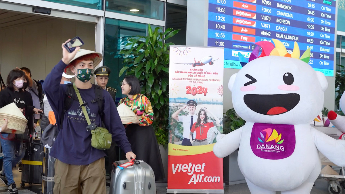 Don chao nam moi 2024 tren cac chuyen bay Vietjet ngay 1/1/2024-Hinh-6